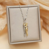 ✨ Elegant Couple Hug Heart Pendant Necklace – 18K Gold-Plated Romantic Jewelry Gift for Women 💖
