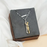 ✨ Elegant Couple Hug Heart Pendant Necklace – 18K Gold-Plated Romantic Jewelry Gift for Women 💖